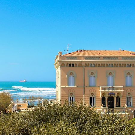 Hotel Universal Livorno Esterno foto