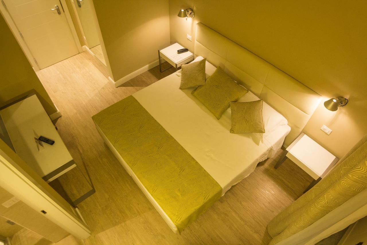Hotel Universal Livorno Esterno foto