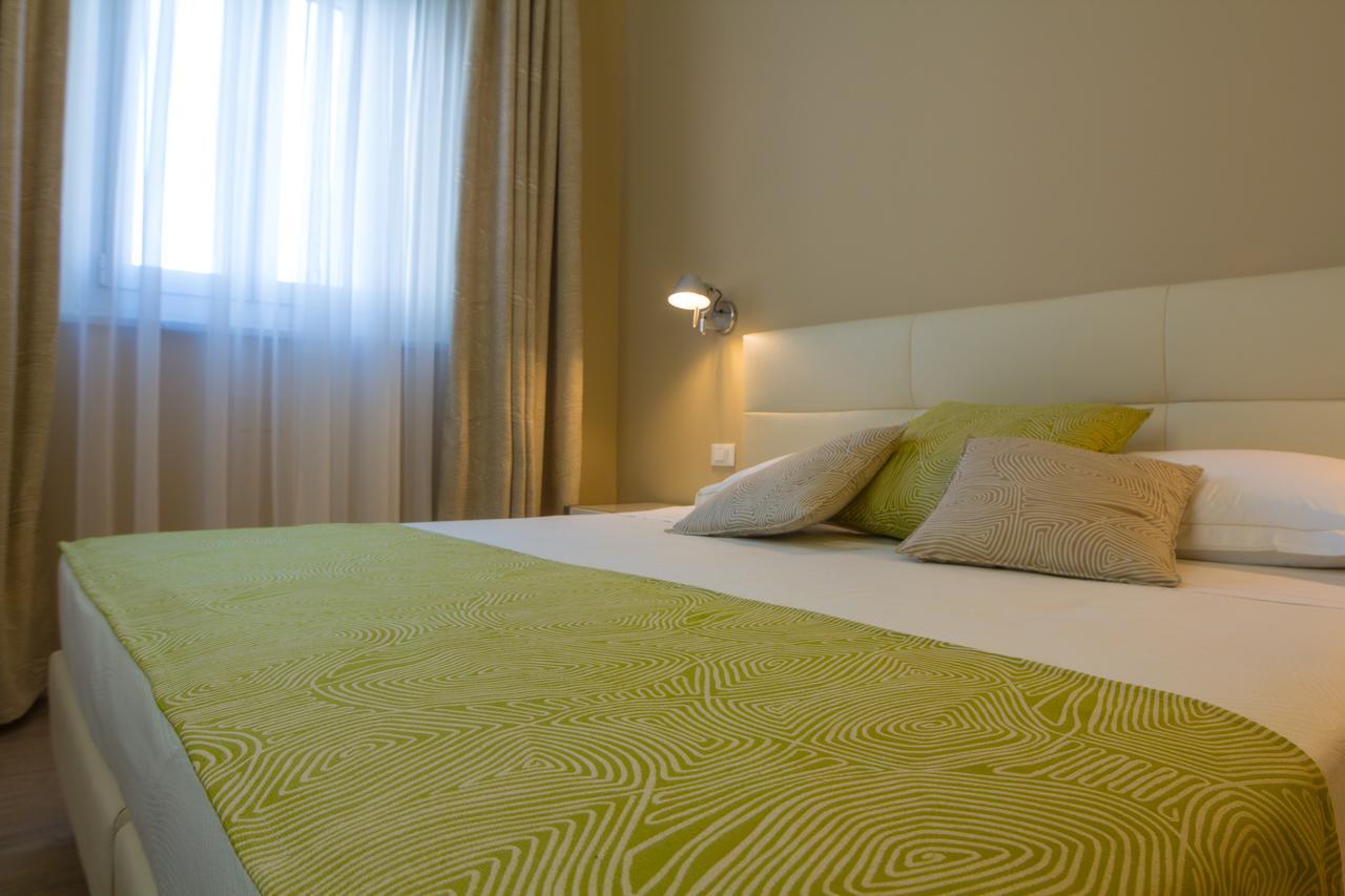 Hotel Universal Livorno Esterno foto